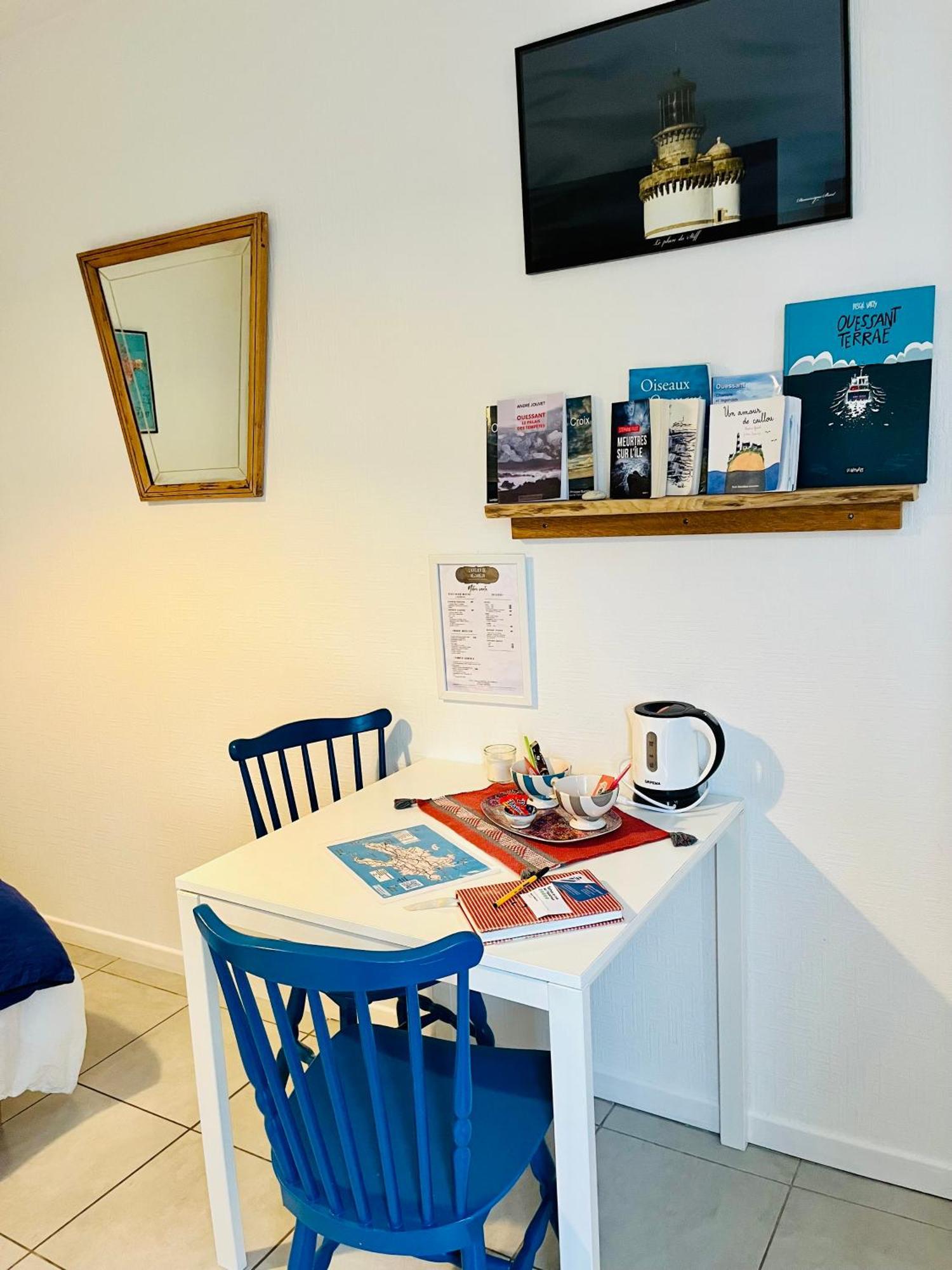 L'Atelier De Mezareun Bed & Breakfast Ushant Exterior photo