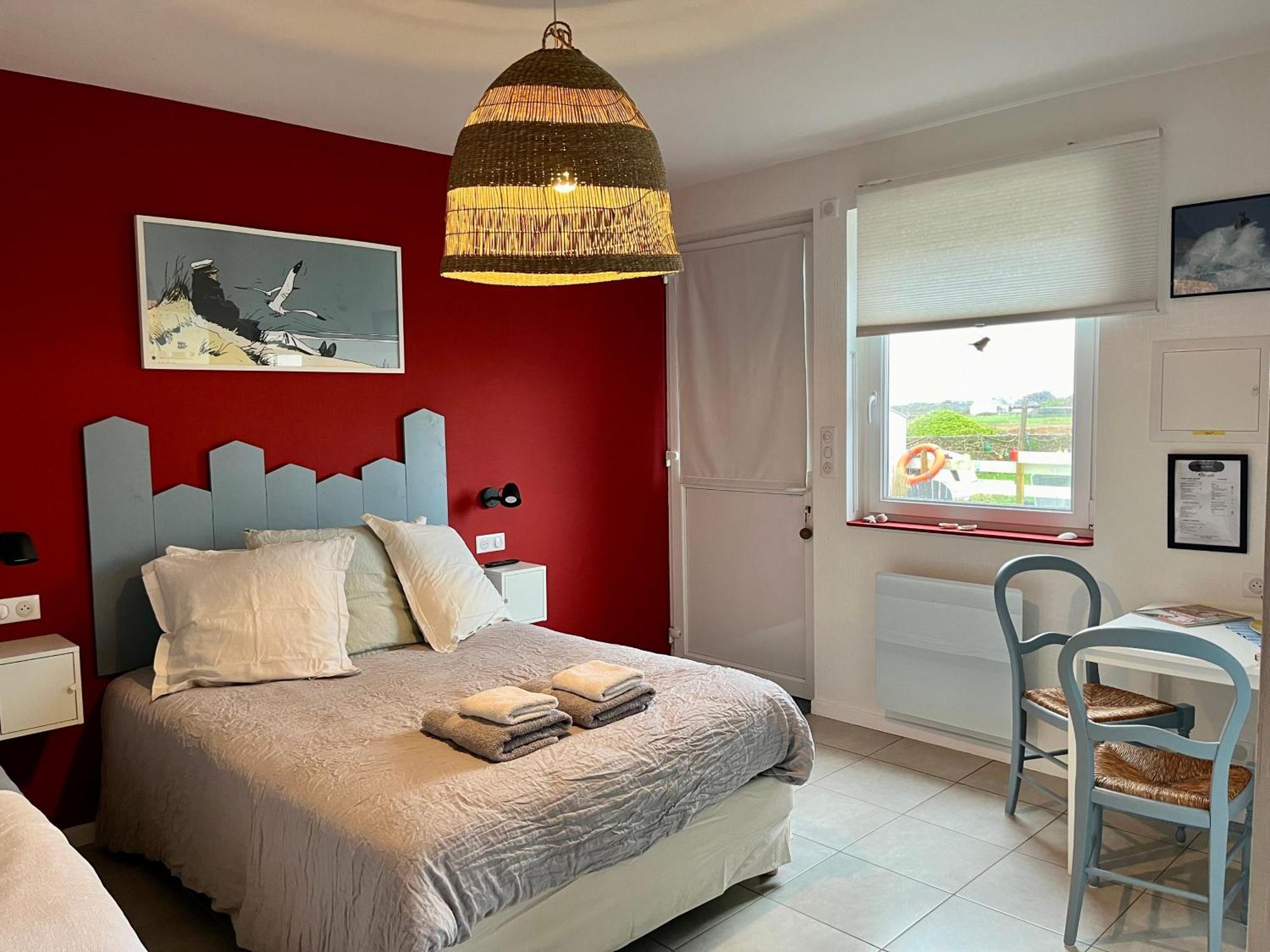 L'Atelier De Mezareun Bed & Breakfast Ushant Exterior photo