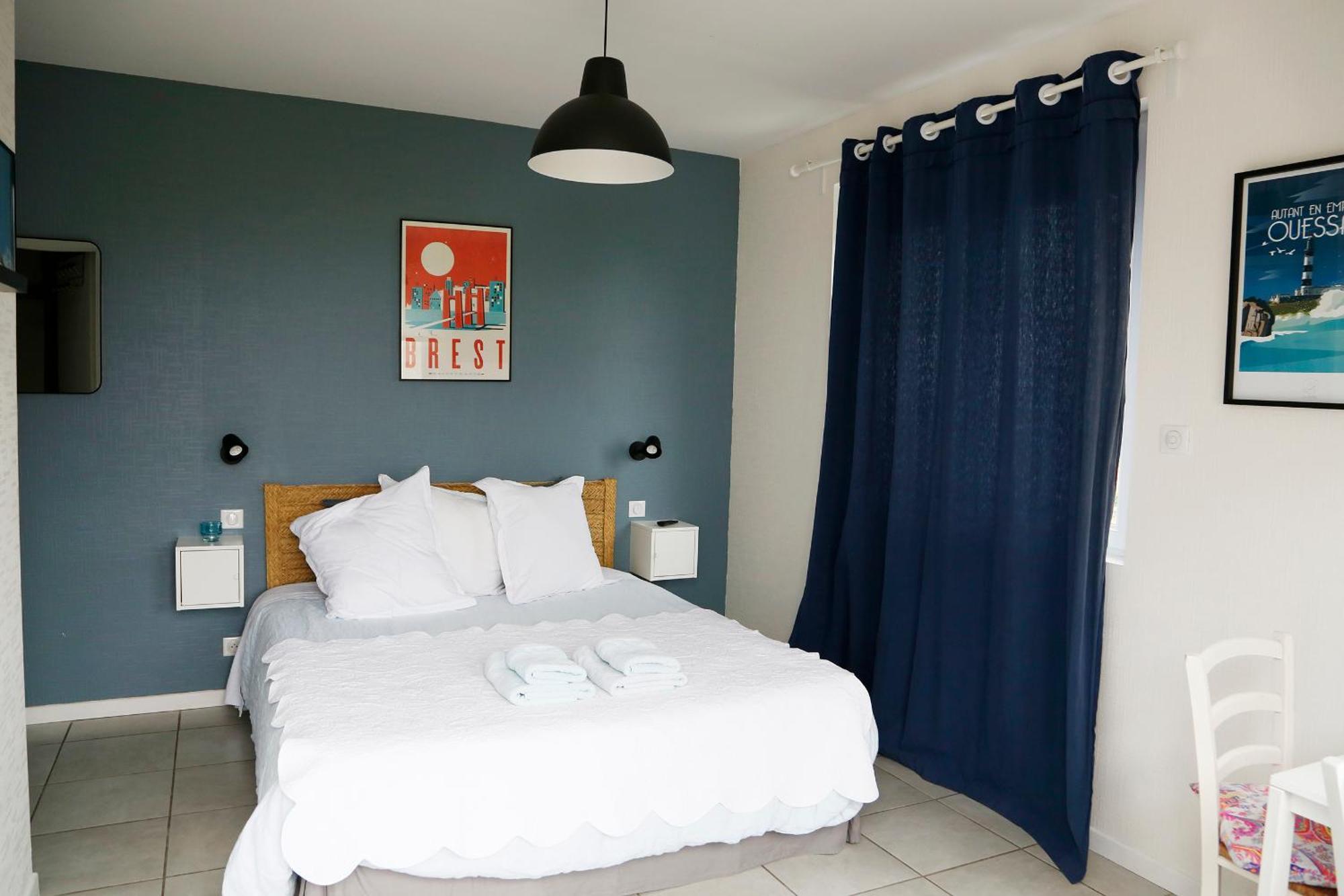 L'Atelier De Mezareun Bed & Breakfast Ushant Exterior photo