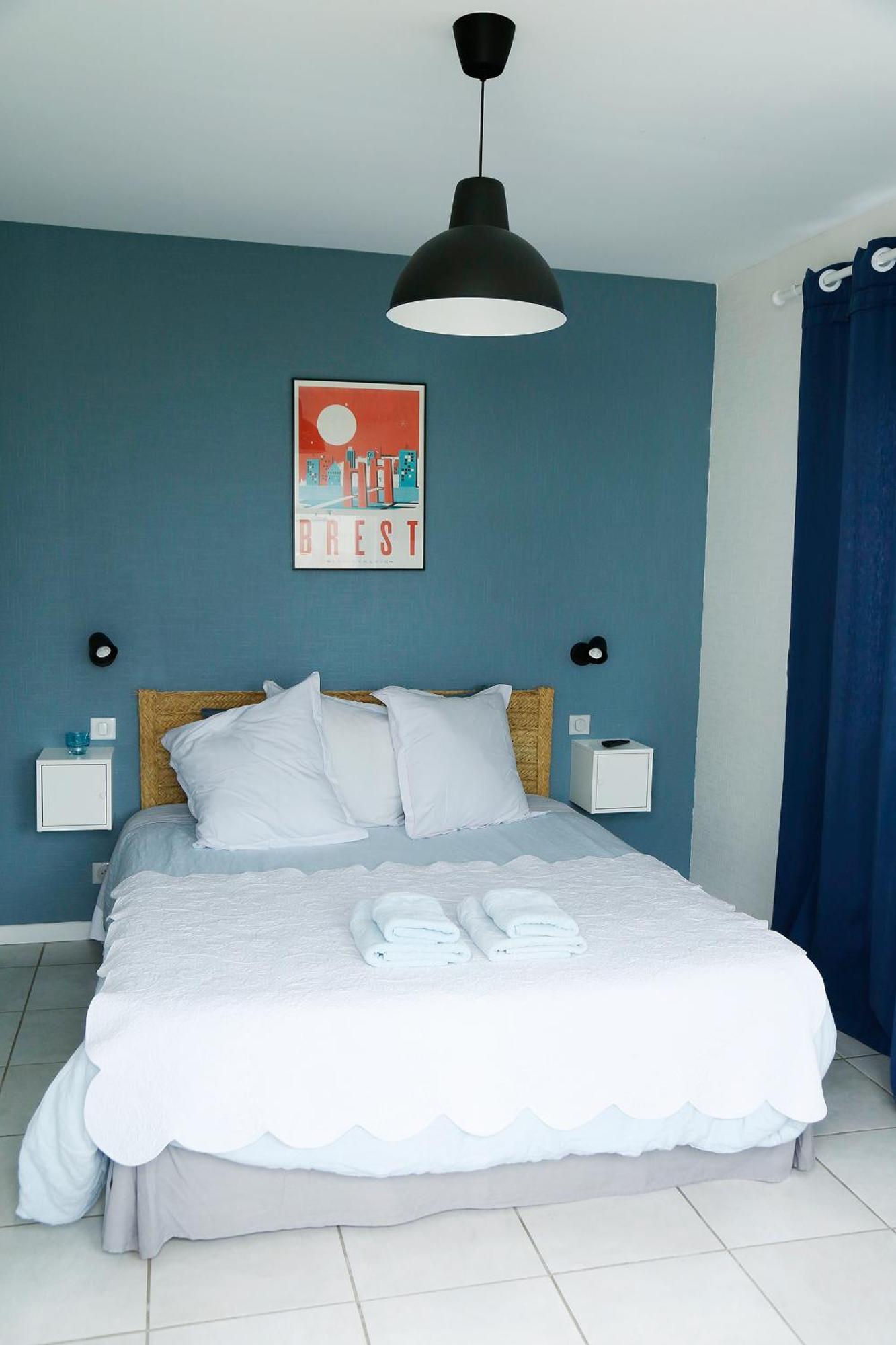 L'Atelier De Mezareun Bed & Breakfast Ushant Exterior photo